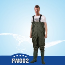 Fishing wader with pockets on the middle of front chest, with belt